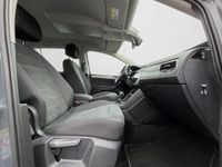 Gebraucht VW Touran Comfortline 150 PS (110 kW) 2023 Delfingrau metallic (metallic) Van / Kleinbus