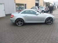 Second-hand Mercedes SLK200 163 CP (119 kW) 2005 Argintiu Cabrio