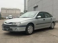 Gebraucht Renault Laguna II 107 PS (78 kW) 2001 Silber Limousine