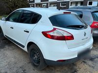 Gebraucht Renault Mégane 110 PS (80 kW) 2011 Weiß Limousine