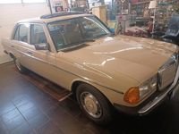 Gebraucht Mercedes 200 109 PS (80 kW) 1983 Braun Limousine
