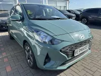 Neu Hyundai i10 Comfort 63 PS (46 kW) 2025 Grün Kleinwagen