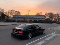 Gebraucht BMW 320 170 PS (125 kW) 2010 Schwarz Limousine