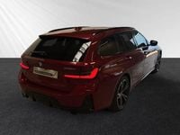 Gebraucht BMW 330e M Sport 292 PS (214 kW) 2024 Fire red metallic Kombi