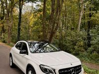 Gebraucht Mercedes GLA180 122 PS (89 kW) 2019 Weiß SUV