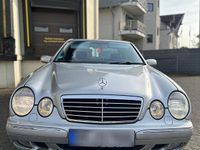 Second-hand Mercedes E280 204 CP (150 kW) 2000 Argintiu Berlinǎ