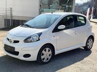 Gebraucht Toyota Aygo Cool 68 PS (50 kW) 2010 Weiß Kleinwagen