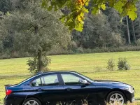 Gebraucht BMW 325 Sport Line 218 PS (160 kW) 2014 Blau Limousine