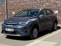 Usado Kia Stonic 101 HP (74 kW) 2023 Cinzento SUV