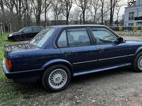 Gebraucht BMW 325 170 PS (125 kW) 1989 Blau Limousine