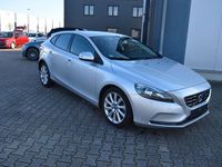 Gebraucht Volvo V40 114 PS (83 kW) 2013 Silber Limousine