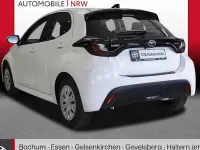 Neu Toyota Corolla 178 PS (130 kW) 2025 Platinumweiß Kombi