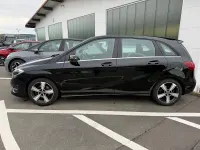 Gebraucht Mercedes B180 122 PS (89 kW) 2017 Kosmosschwarz  metalliclack Van / Kleinbus