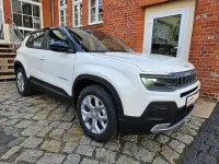 Neu Jeep Avenger Altitude 100 PS (73 kW) 2025 Andere SUV