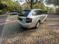 Gebraucht Skoda Octavia Style 116 PS (85 kW) 2018 Brilliantsilber metallic Kombi