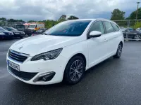Gebraucht Peugeot 308 SW Allure 120 PS (88 kW) 2015 Weiß Kombi