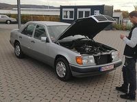 Gebraucht Mercedes 200 75 PS (55 kW) 1991 Silber Limousine