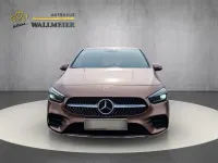 Gebraucht Mercedes B200 AMG line 163 PS (119 kW) 2023 Gold metallic Kleinwagen