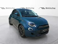 Gebraucht Fiat 500e La Prima 86 kW (118 PS) 2023 Ozean grün Kleinwagen