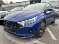 Gebraucht Hyundai i20 Trend 101 PS (74 kW) 2020 Intense blue/ black / met Kleinwagen