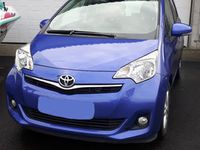 Gebraucht Toyota Verso-S Life 90 PS (66 kW) 2011 Blau metallic Van / Kleinbus