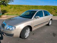Second-hand Skoda Superb 131 CP (96 kW) 2003 Auriu Berlinǎ