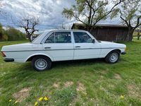 Gebraucht Mercedes 200 94 PS (69 kW) 1979 Weiß Limousine