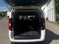 Gebraucht Opel Combo Edition 120 PS (88 kW) 2016 Weiß Van / Kleinbus