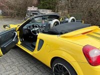 Gebraucht Toyota MR2 140 PS (102 kW) 2001 Gelb Cabrio