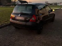 Gebraucht Renault Clio 75 PS (55 kW) 2005 Schwarz Kleinwagen