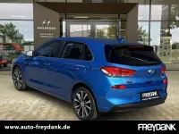 Gebraucht Hyundai i30 Style 120 PS (88 kW) 2018 Ara blue Limousine