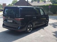 Second-hand VW Multivan 150 CP (110 kW) 2025 Negru Monovolum