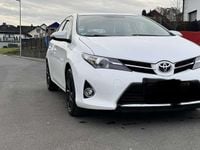 Gebraucht Toyota Auris Life 132 PS (97 kW) 2014 Weiß Kleinwagen