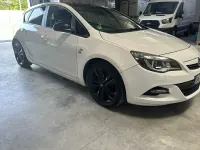 Używany Opel Astra 140 KM (102 kW) 2012 Biały Sedan/Limuzyna