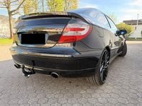 Second-hand Mercedes C320 218 CP (160 kW) 2004 Negru Berlinǎ