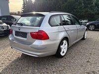 Gebraucht BMW 318 Comfort Edition 143 PS (105 kW) 2011 Titansilber Kombi