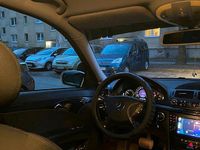 Gebraucht Mercedes E220 150 PS (110 kW) 2002 Silber Limousine