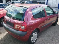Gebraucht Renault Clio II 75 PS (55 kW) 2003 Rot Kleinwagen