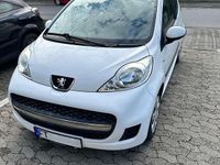 Gebraucht Peugeot 107 68 PS (50 kW) 2011 Weiß Kleinwagen