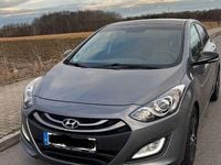 Gebraucht Hyundai i30 Edition 135 PS (99 kW) 2014 Grau Limousine