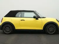 Gebraucht Mini Cooper Cabriolet Classic 163 PS (119 kW) 2025 Gelb Cabrio