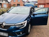 Gebraucht Renault Mégane GrandTour Bose Edition 132 PS (97 kW) 2017 Blau Kombi