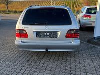 Gebraucht Mercedes E280 Avantgarde 204 PS (150 kW) 2002 Silber Limousine
