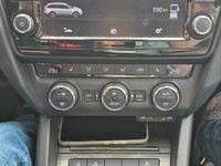 Gebraucht Skoda Octavia Scout 184 PS (135 kW) 2014 Weiß Kombi