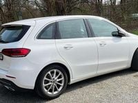 Gebraucht Mercedes B200 163 PS (119 kW) 2021 Weiß Van / Kleinbus