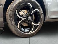 Neu Alfa Romeo Junior 114 kW (156 PS) 2026 Grigio arese SUV