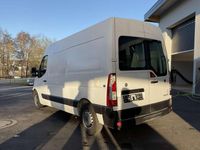 Second-hand Renault Master 110 CP (80 kW) 2018 Alb Monovolum