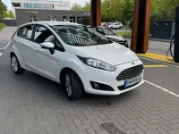 Gebraucht Ford Fiesta SE 121 PS (88 kW) 2013 Weiß Limousine