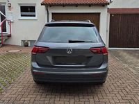 Gebraucht VW Tiguan 150 PS (110 kW) 2020 Grau SUV