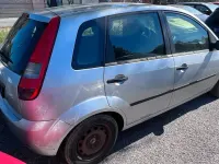Gebraucht Ford Fiesta 69 PS (50 kW) 2005 Silber Kleinwagen